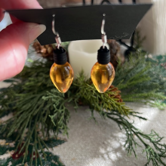 Christmas lightbulb earrings- yellow - Picture 2 of 3